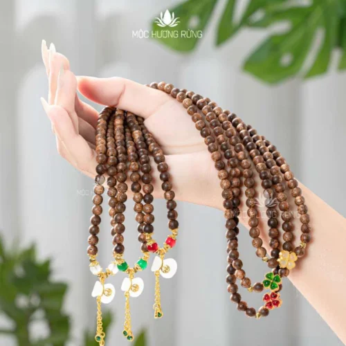 Vòng Tay Trầm Hương 108 Hạt Mix Cỏ 4 Lá Theo Mệnh 3