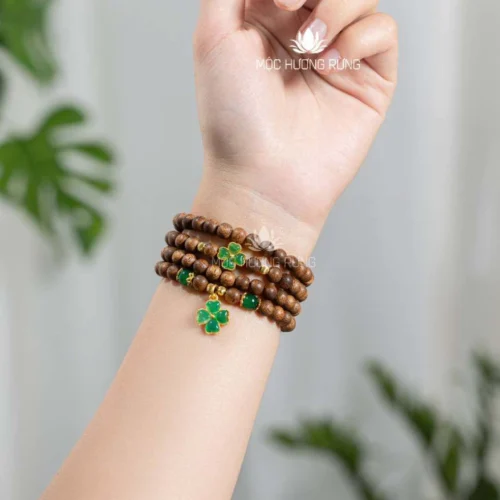 Vòng Tay Trầm Hương 108 Hạt Mix Cỏ 4 Lá Theo Mệnh 7
