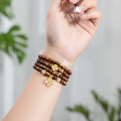 Vòng Tay Trầm Hương 108 Hạt Mix Cỏ 4 Lá Theo Mệnh 8