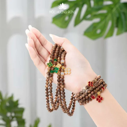 Vòng Tay Trầm Hương 108 Hạt Mix Cỏ 4 Lá Theo Mệnh 9