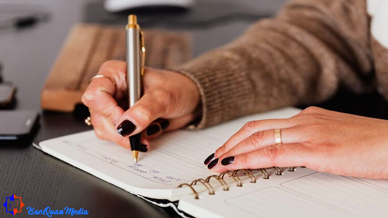 Thu nhập với người viết và dịch vụ viết content thuê