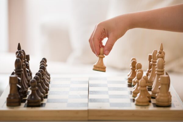 Lợi ích to lớn khi trẻ chơi cờ vua