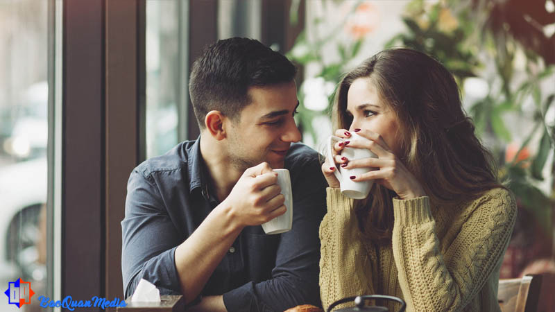 Việc có người bạn gái trẻ trung thỏa mãn được cái tôi của đàn ông