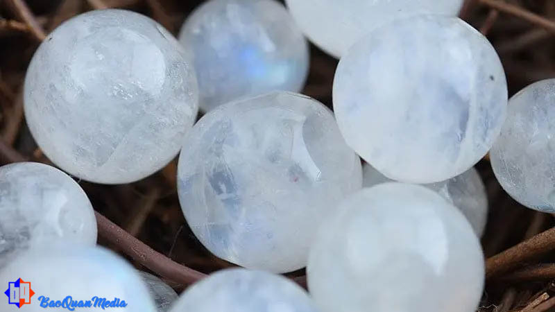 Khám phá loại tinh thể nào phù hợp nhất dành cho chòm sao cự giải